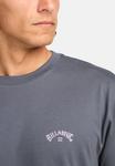 Футболка Billabong ARCH WAVE, Krq/Dark Grey - фото 4