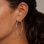 Большие идеальные серьги-кольца 2 мм Brilliant Earth - фото 2