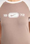 Футболка Nike Sportswear TEE, Sail/Mink Brown/Off-White - фото 6