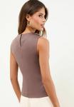 Топ Lipsy BUTTON DRAPE DETAIL SLEEVELESS, Mocha Brown/Beige - фото 2