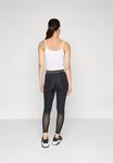 Леггинсы Nike Performance Leggings, Black/White/Black - фото 3