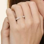 Открытое кольцо с бриллиантом Lyric (3/4 карата) Brilliant Earth - фото 2