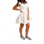 Платье мини с облачным принтом и баской в белом цвете Sofie the Label - фото 2