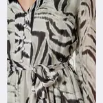 Платье Marcelle с поясом и добавлением шелка Guess, серый - фото 4