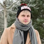 Кепка с логотипом Marvel и помпоном - фото