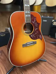 Акустическая электрогитара Epiphone Hummingbird - Цвет Aged Cherry Sunburst с пьезозвукоснимателем Fishman Sonitone. Новая!