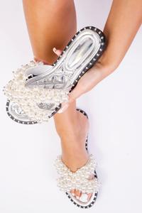 Сандалии на плоской подошве 'Eve' с жемчугом Where's That From, серебро