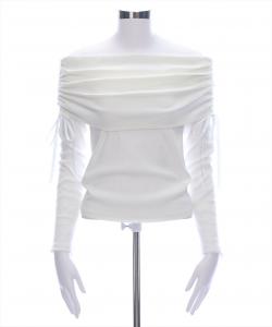 Топ с завязками по бокам, открывающий плечи