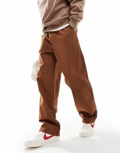 Мешковатые брюки с накладкой на заднем кармане коричневого цвета ASOS DESIGN