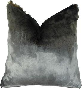 Thomas Collection Декоративная подушка Tissavel из искусственного меха двухцветная в оттенках amber blue Two Tone Amber Blue Tissavel Throw