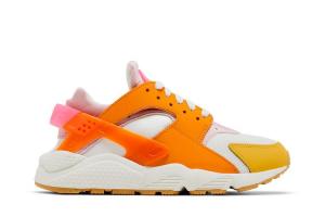 Кроссовки Wmns Air Huarache 'Solar Flare Soft Pink', оранжевый