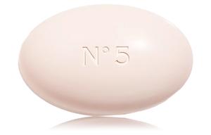 Увлажняющий лосьон для тела number five успокаивающий снятие зуда 150g CHANEL