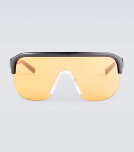 Солнцезащитные очки с плоским верхом на показе мод Gucci