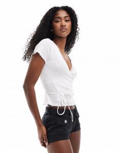 Топ Miss Selfridge с ажурной отделкой и запахом, белый