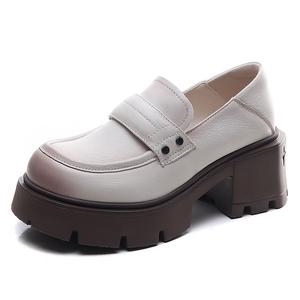 Женские лоферы бежево-черные Cachiotti, экрю