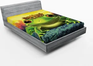 Простыня на резинке ABAKUHAUS Животные, Принц-лягушка в золотой короне на скале, иллюстрация из сказки Родственные души, 180 x 200 см, зелено-желтый Abakuhaus