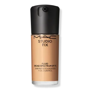 Тональный крем Studio Fix Fluid SPF15 с матирующим эффектом и контролем жирности кожи на 24 часа. MAC, NC30 (light to medium beige with golden undertone for light to medium skin)