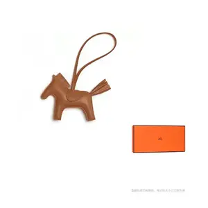 HERMES Кожаный кулон унисекс коричневый, Brown