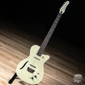 Электрогитара Danelectro «Vintage» баритон - винтажный белый