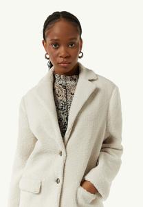 Короткое пальто MIT LOGOKNÖPFEN comma casual identity, песочный