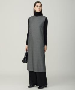 Платье из легкой шерсти, которое можно стирать.