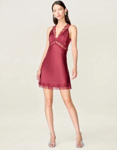 Мини-платье Darlia от Omnes Dresses с кружевной отделкой из красного бархата