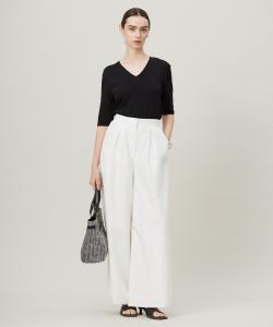 Синтетическая трикотажная футболка с коротким рукавом, пригодная для стирки.