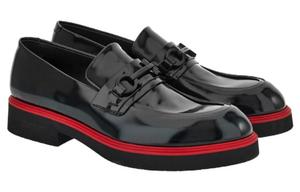 Футболка FERRAGAMO с узором Gancini, кожаные мокасины, черный