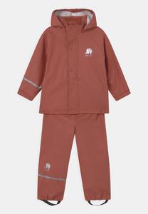 Комбинезон CEMAGIC CeLaVi, коралловый