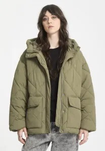 Из квадратной зимней куртки Volcom, Wintermoss