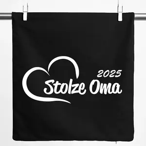 Наволочка Huuraa Гордая бабушка 2025, подарок в виде сердца, 40x40 см, черный хлопок, подарок Гордая бабушка Hellweg Druckerei