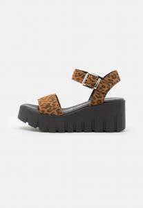 Босоножки на платформе Wedge sandals Tamaris, коричневый