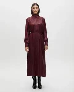 Платье с эффектом вощеной ткани и высоким воротником Lola Casademunt, бордовый