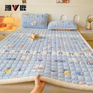 Yalu Наматрасник из молочного велюра 90 см (комплект из 3 предметов: наматрасник + 2 наволочки), цвет Milk Blue Puppy