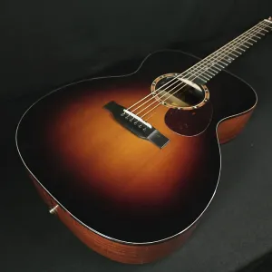 Электроакустическая гитара Eastman E2OM DLX Sunburst с чехлом #2020