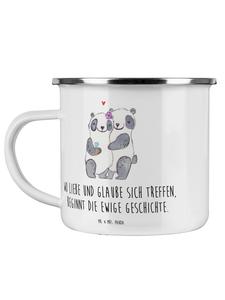 Эмалированная кружка, венчание в церкви, любовь, вера... белого цвета Mr. & Mrs. Panda