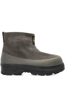 Замшевые ботильоны с нашивкой-логотипом Stone Island, серый