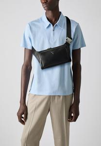 Поясная сумка MILANO FLAT BUMBAG Guess, черный