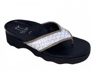 Women's Ucria Thong Sandals In White Thierry rabotin