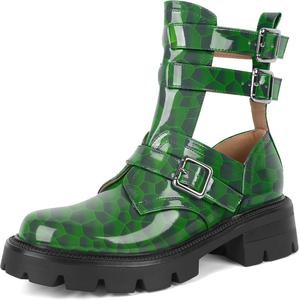 Женские ботильоны SAMMITOP с низким каблуком и рифленой подошвой, модные ботинки с круглым носком и вырезами, боевые ботинки с металлической пряжкой, готические ботильоны на 2 дюйма, Shiny Green