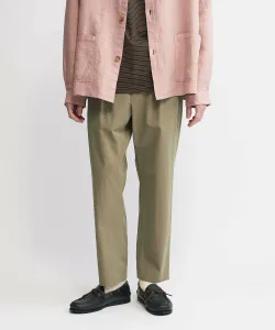 Брюки зауженные из ткани шамбре с одной складкой, модель District United Arrows, цвет Beige