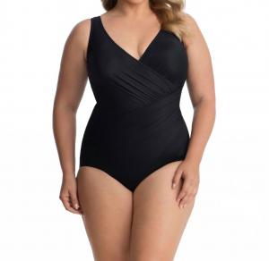 Купальник Oceanus Surplice One Piece - плюс размер в черном цвете Miraclesuit