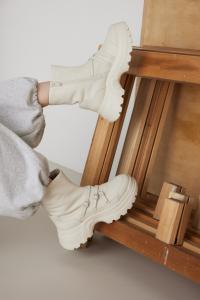 Спортивные ботинки с ремнем в комплекте