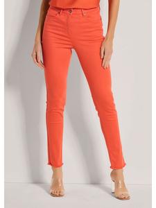 MADELEINE Узкие джинсы средней посадки с бахромой цвета кроваво-оранжевого