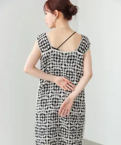 Длинное вязаное крючком платье