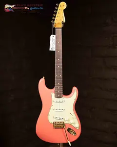 Fender Custom Shop '59 Stratocaster Journeyman Relic - Супер выцветший/старинный Fiesta Red