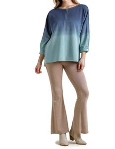 Топ Ombre Raglan в темно-синем цвете umgee