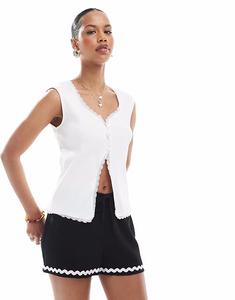 Топ без рукавов Pieces с кружевной отделкой в ​​рубчик и пуговицами спереди, белый