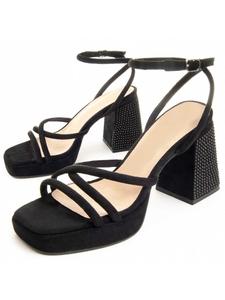 Праздничные сандалии черного цвета Montevita