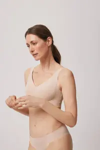 Комфортный бюстгальтер без косточек с набивкой Бесшовные с невидимой и термофиксированной отделкой Ysabel Mora, цвет Nude